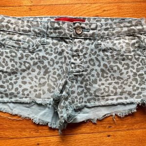 Akira Chicago shorts 🩳